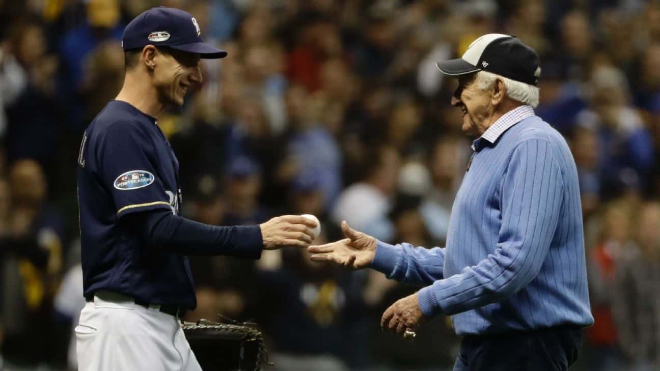 Bob Uecker throws out NLCS 1st pitch