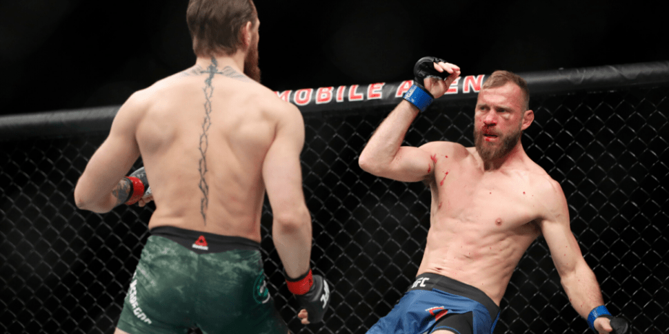 Conor McGregor beats Cowboy Cerrone