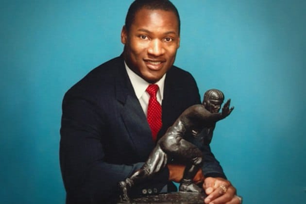 Bo Jackson with Heisman Trophy