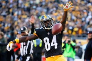 Antonio-brown-playing-for-the-Pittsburgh-Steelers