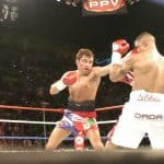 Oscar De La Hoya fighting with Fernando Vergas