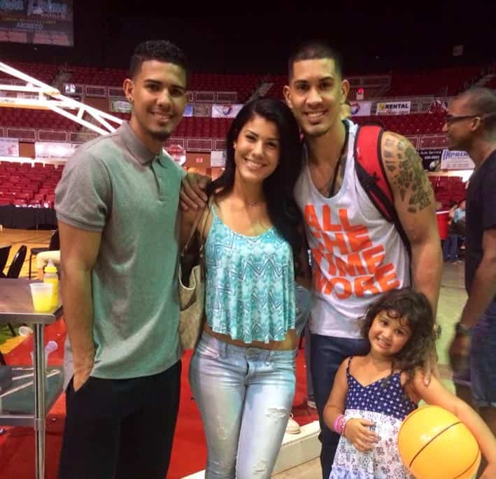 Francisco Lindor Family With Father,Mother and Girlfriend Nilmarie Huertas  2021