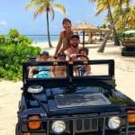 Antonela Roccuzzo enjoying vacations with Messi and their kids