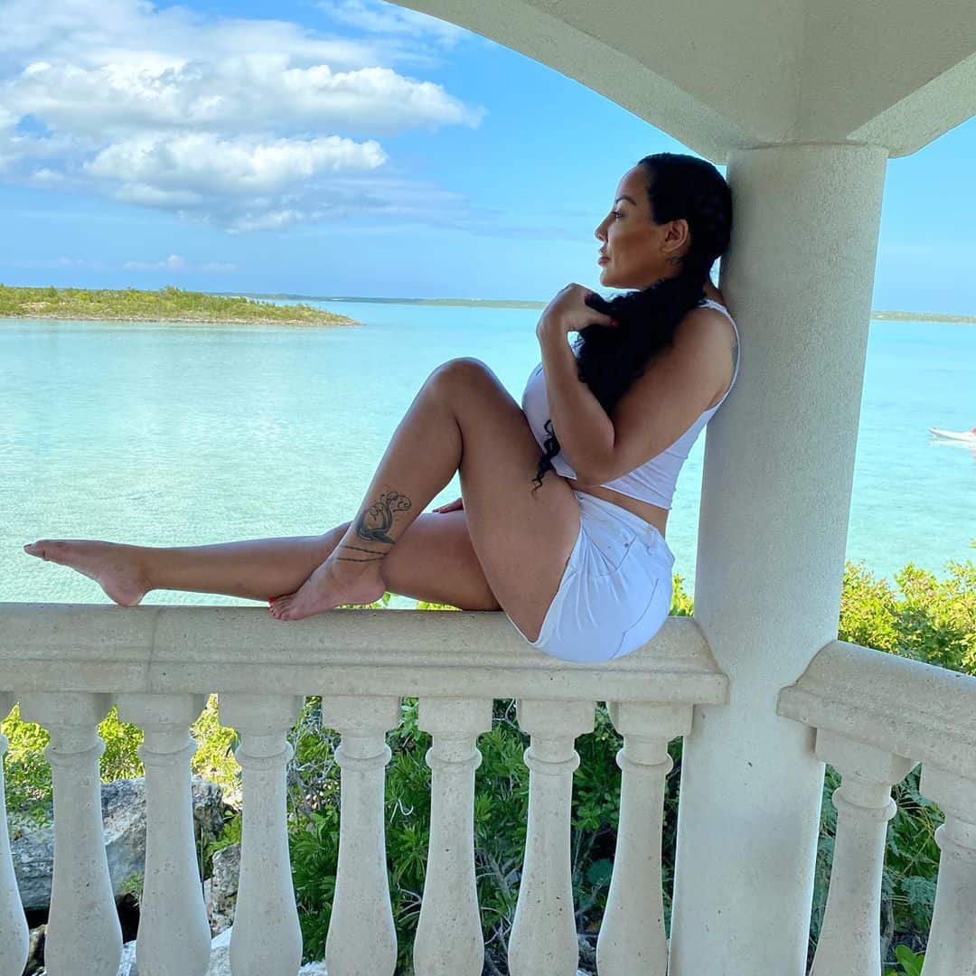 Jimmy Garoppolo's Ex-Girlfriend, Kiara Mia, Enjoying The Beautiful Scenery of The Seashore Near Her House