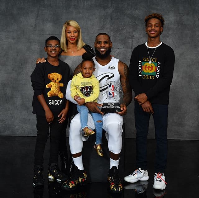 lebron-james-2022-update-early-life-career-net-worth