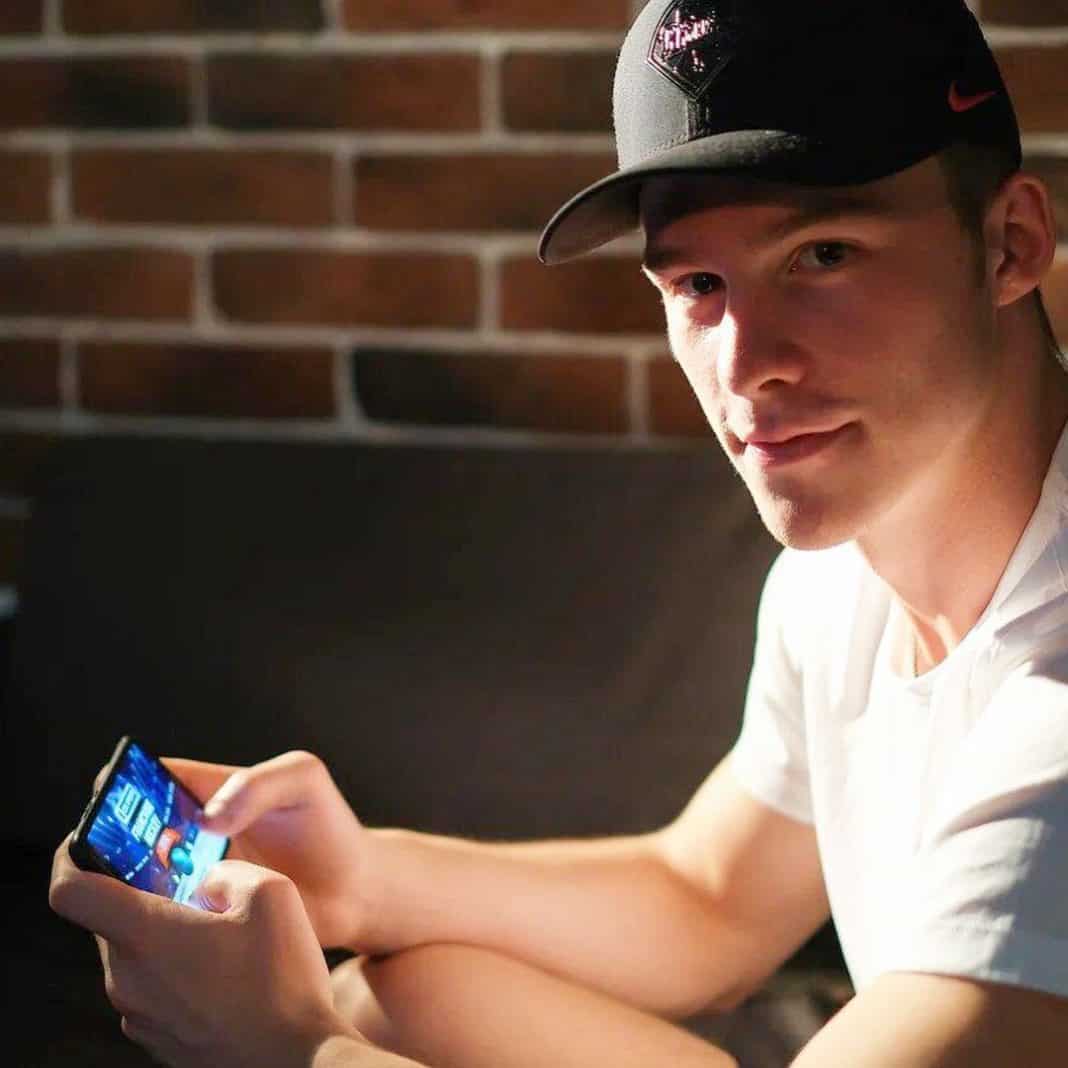 Andrei Svechnikov: Ice Hockey, NHL, Family & Fight - Players Bio