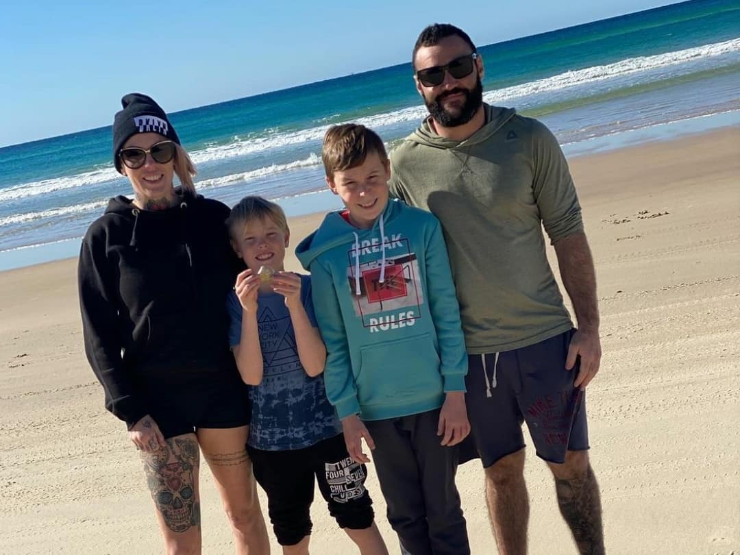 Bec Rawlings With Her Kids And Boyfriend Adrian