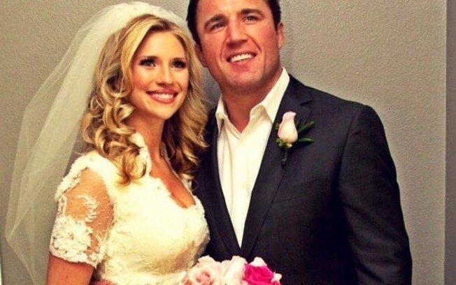 Chael Sonnen and his wife