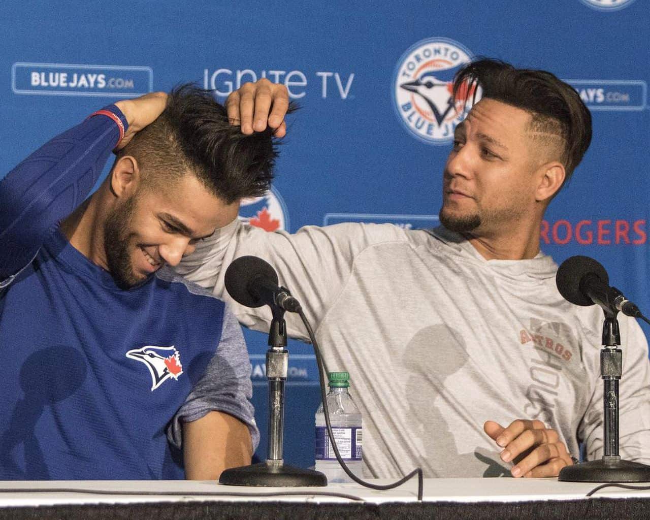 Sportsnet - That split jersey is 🔥, Lourdes Gurriel Sr.