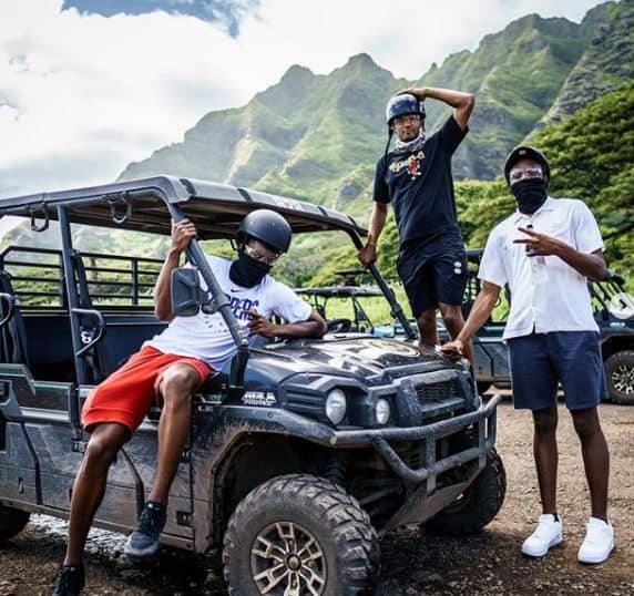 robinson-with-his-friends-in-hawaii