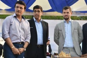 Anand with Magnus Carlsen and cricketer Saurabh Ganguly