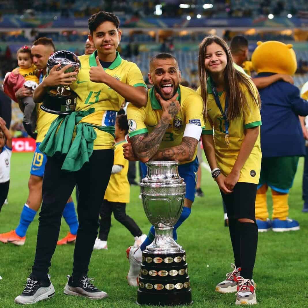 Dani Alves: Early Life, Family, Soccer Career, Wife & Net Worth ...