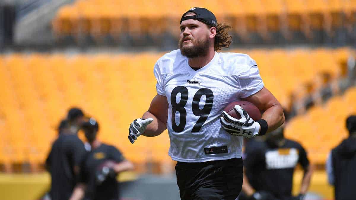 Vance McDonald On The Pratice Field