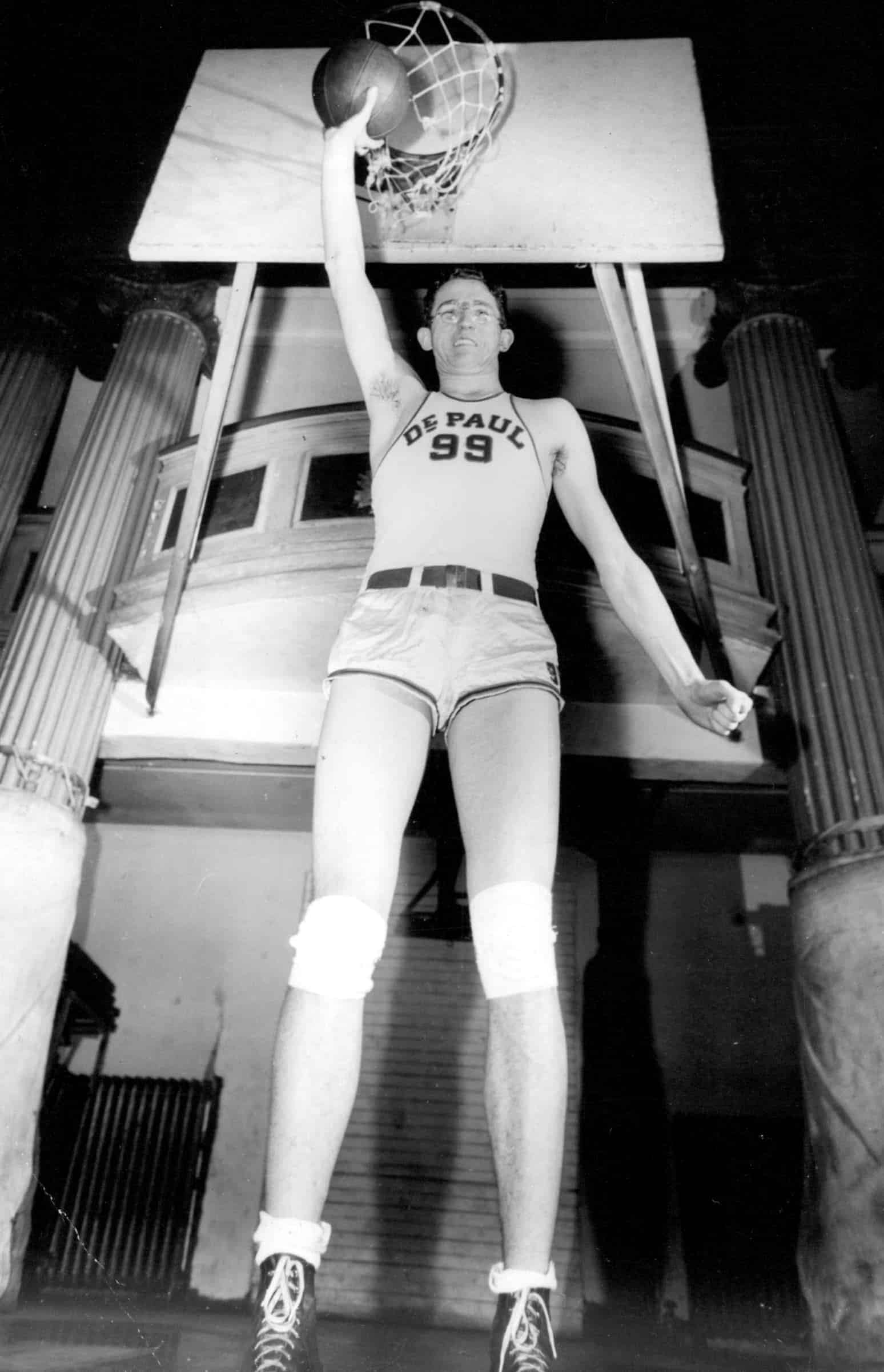 Former DePaul Center George Mikan