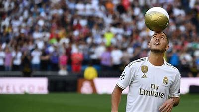Eden Hazard showing skills during his Real Madrid unveiling