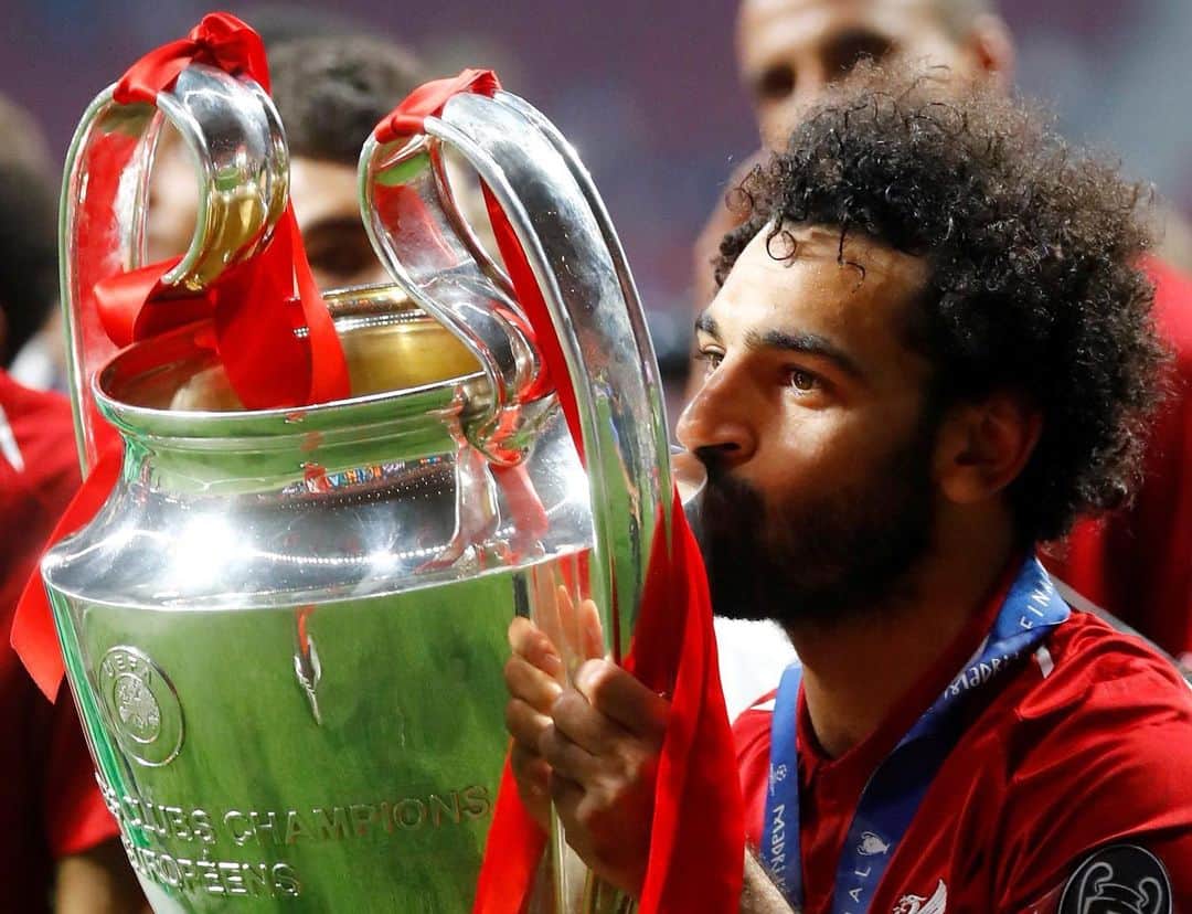 Salah kissing UCL trophy