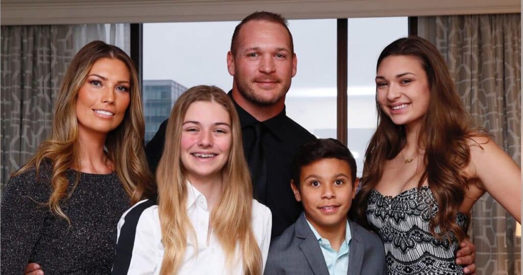 Brian Urlacher wife and kids