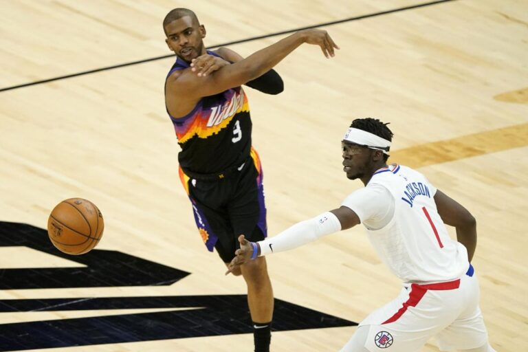 Phoenix Suns make it to the playoffs