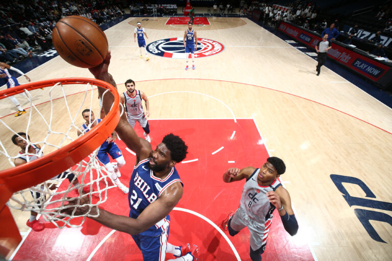 Embiid led the 76ers to win