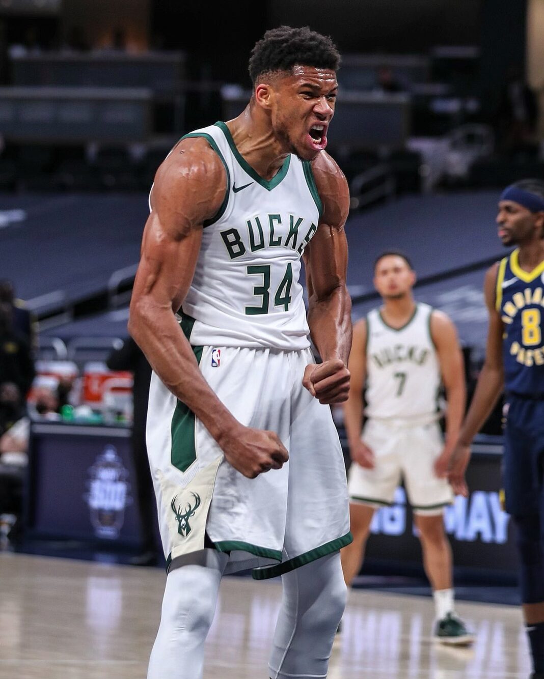 Giannis Antetokounmpo [2022 Update] : Stats, Brothers & Net Worth