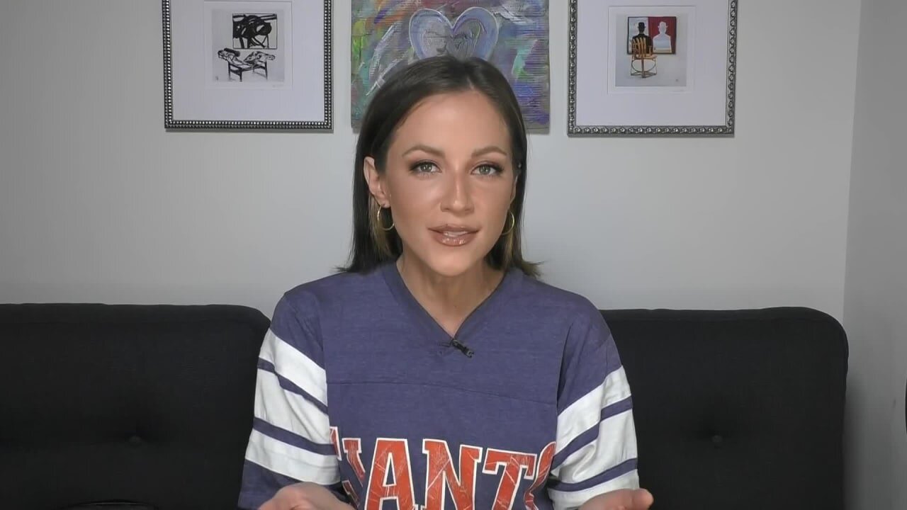 Kay Adams Wearing A Giants T-shirt