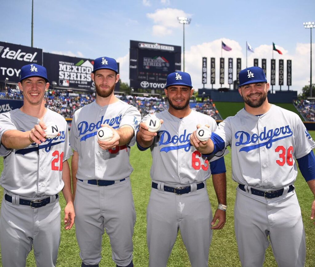 Tony Cingrani with his team mates