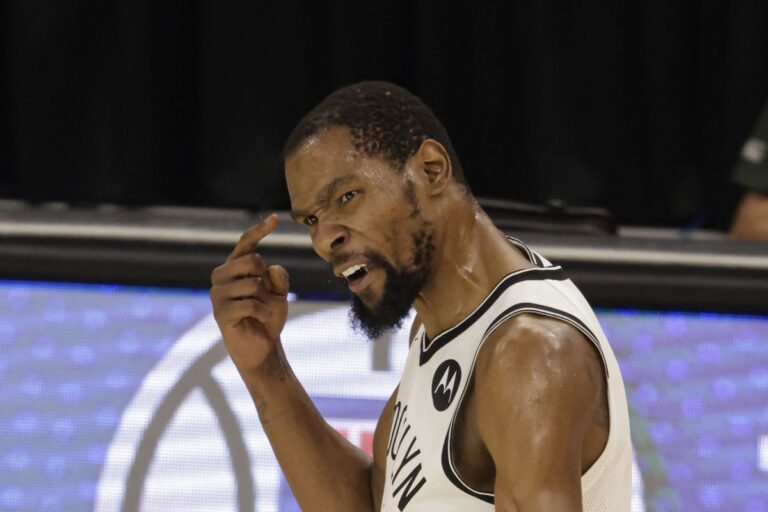 Kevin Durant lead the Basketball team