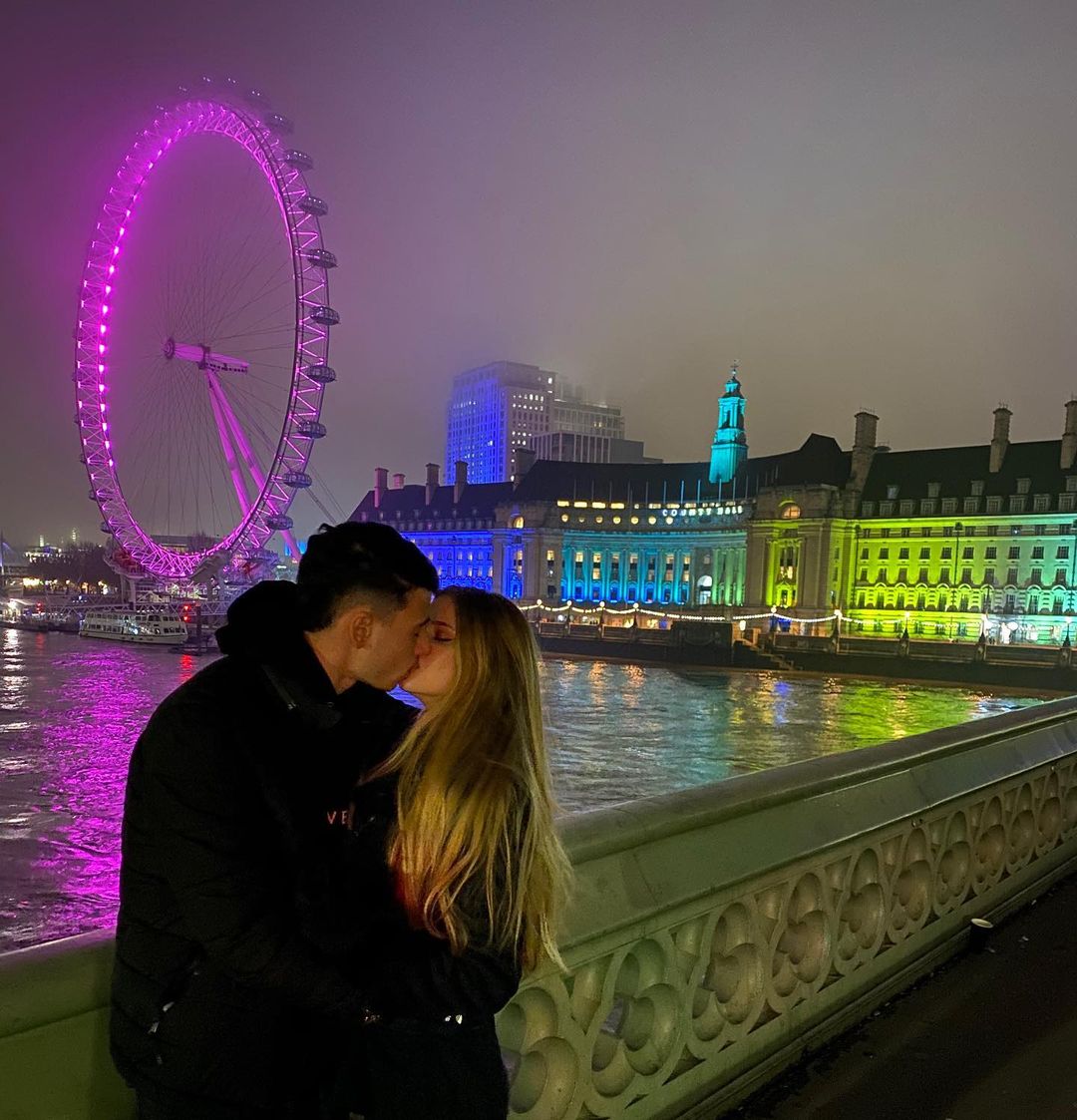 Gabriel Martinelli with his new girlfriend 