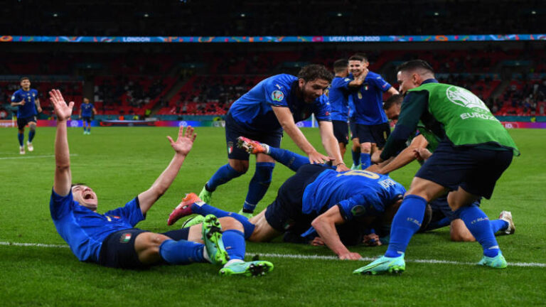 Italy beats Austria 2-1 in extra time (Source: TV9 News)
