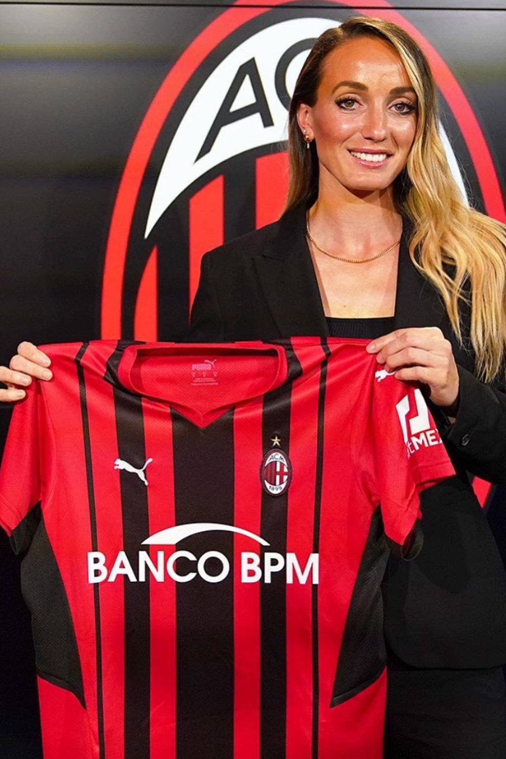 Kosovare In AC Milan Signing Day