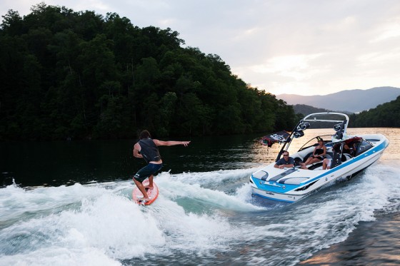 10 Best Wakeboarding Boats Avilable Worldwide