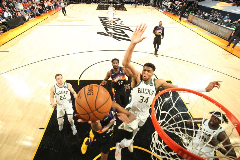 Giannis back on the court