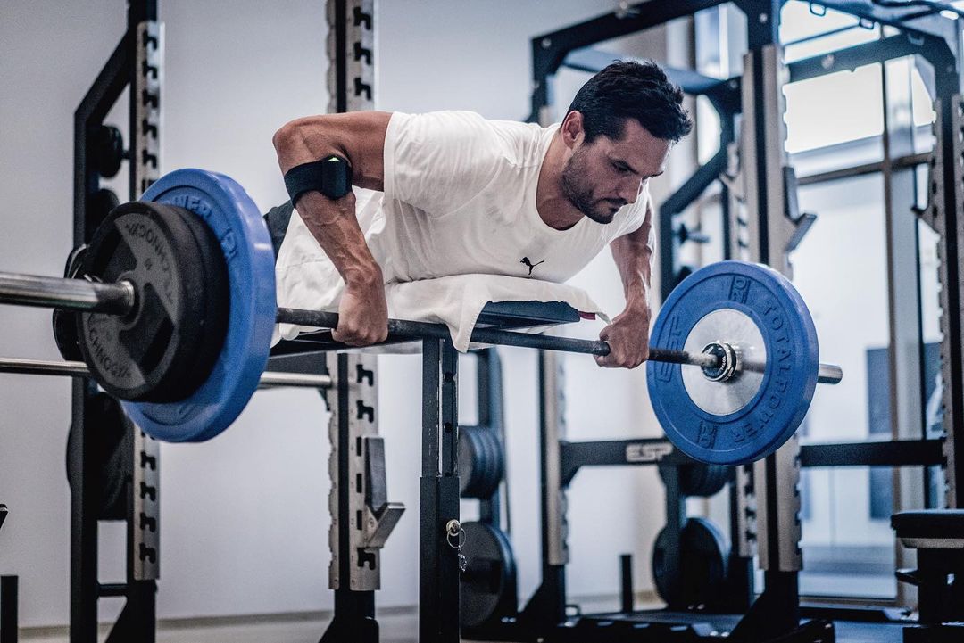 Florent Manaudou doing weight training