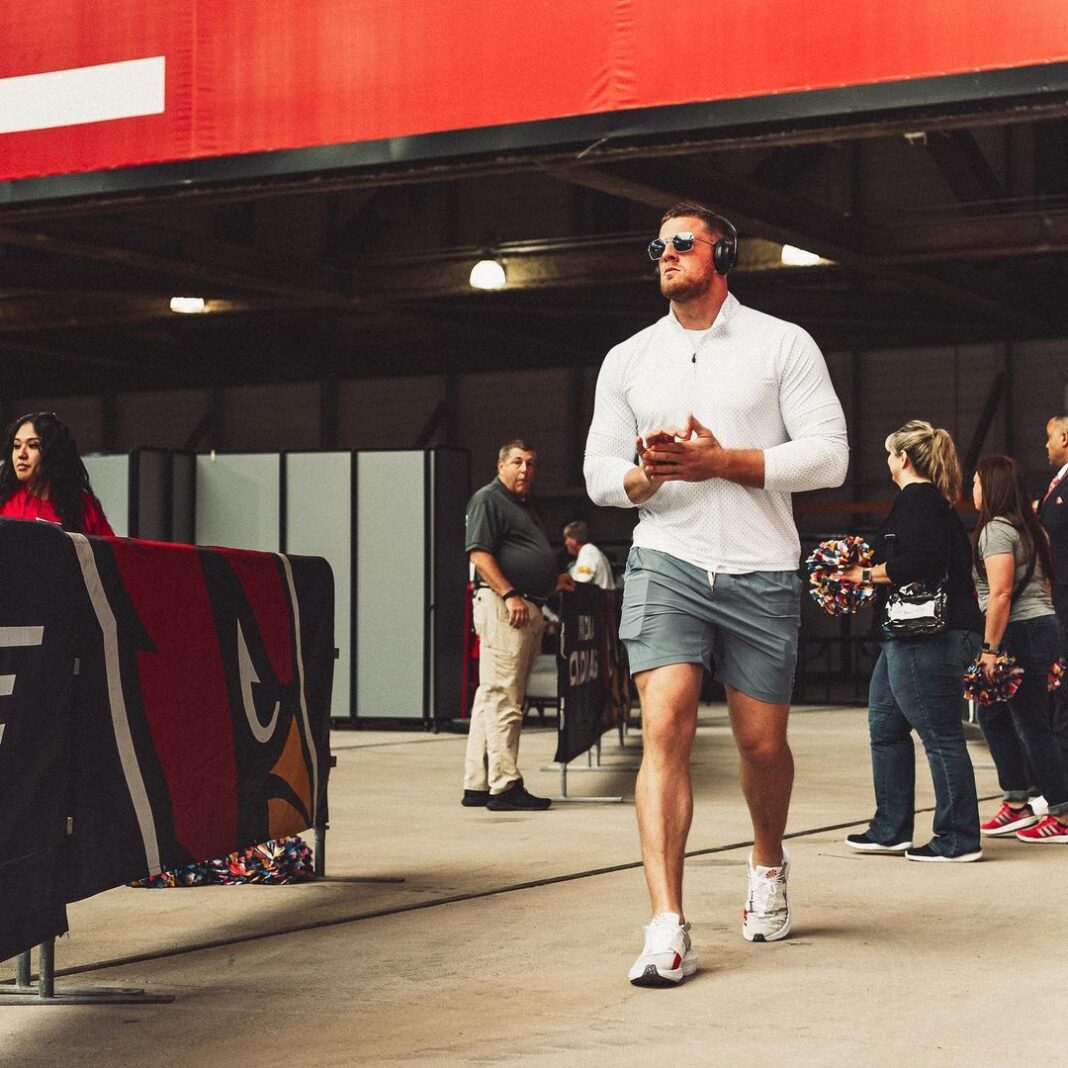 12 Best Looking NFL Players - Players Bio