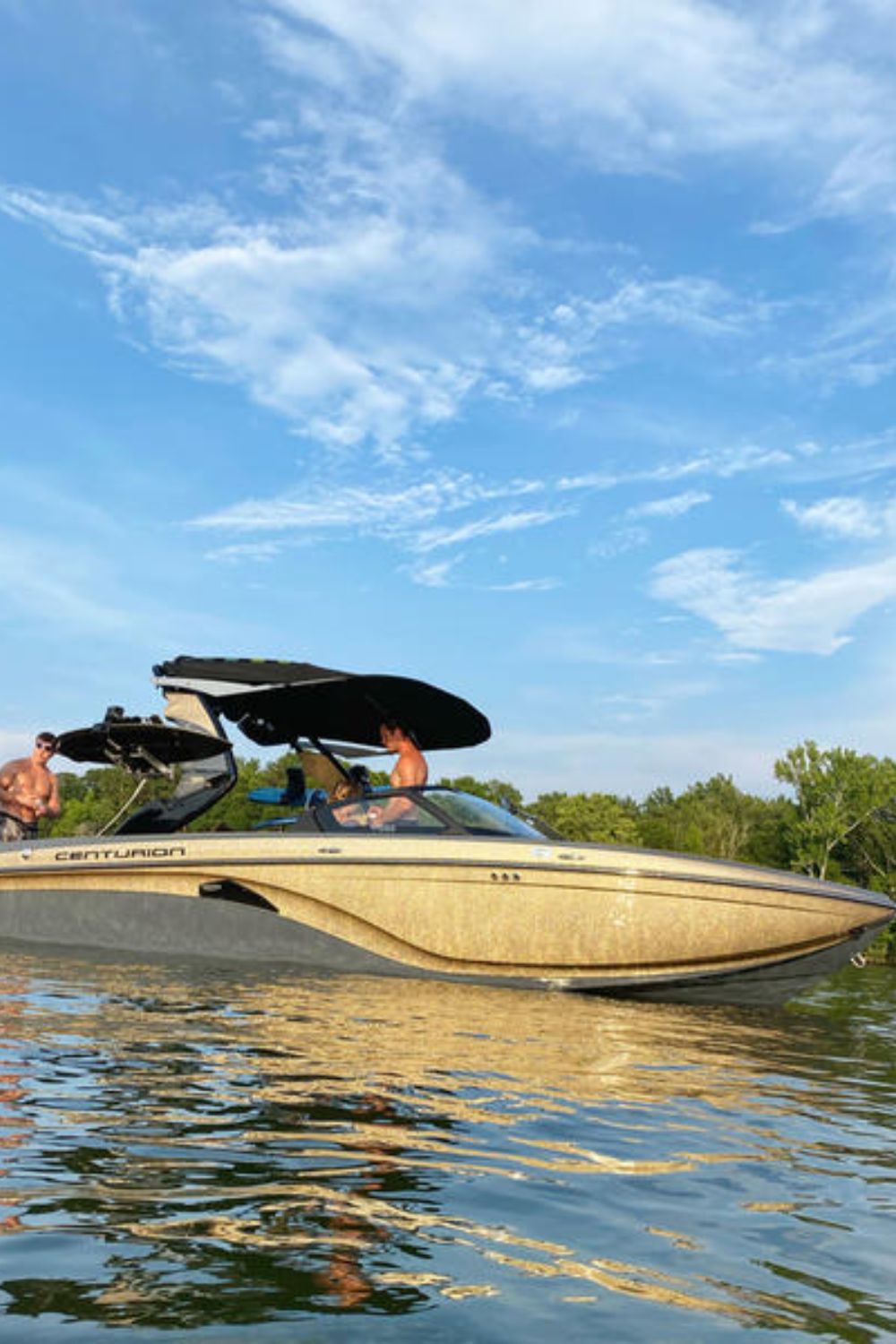 Centurion Vi22 Classically Styled V-Bow Towboat