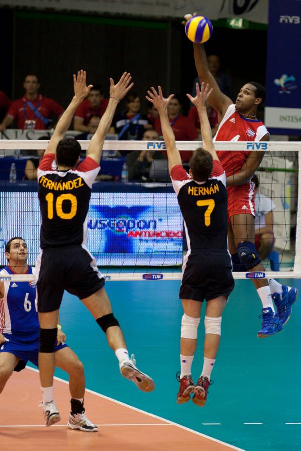 Volleyball-the-another-popular-indoor-game 