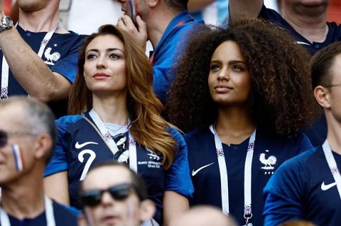 alicia-aylies- Hottest Wags