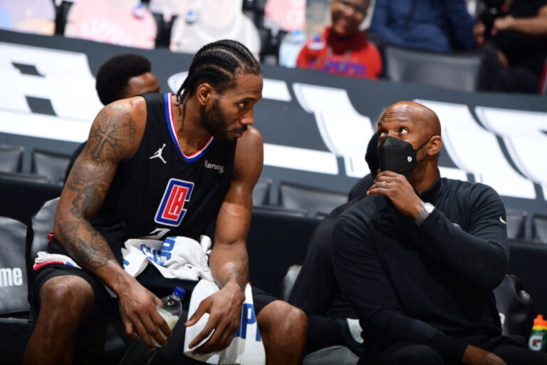 Kawhi Leonard in the rehab
