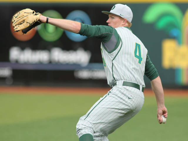 kyle Garlick playing for Ducks Oregon