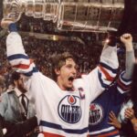 Wayne Gretzky with stanley cup
