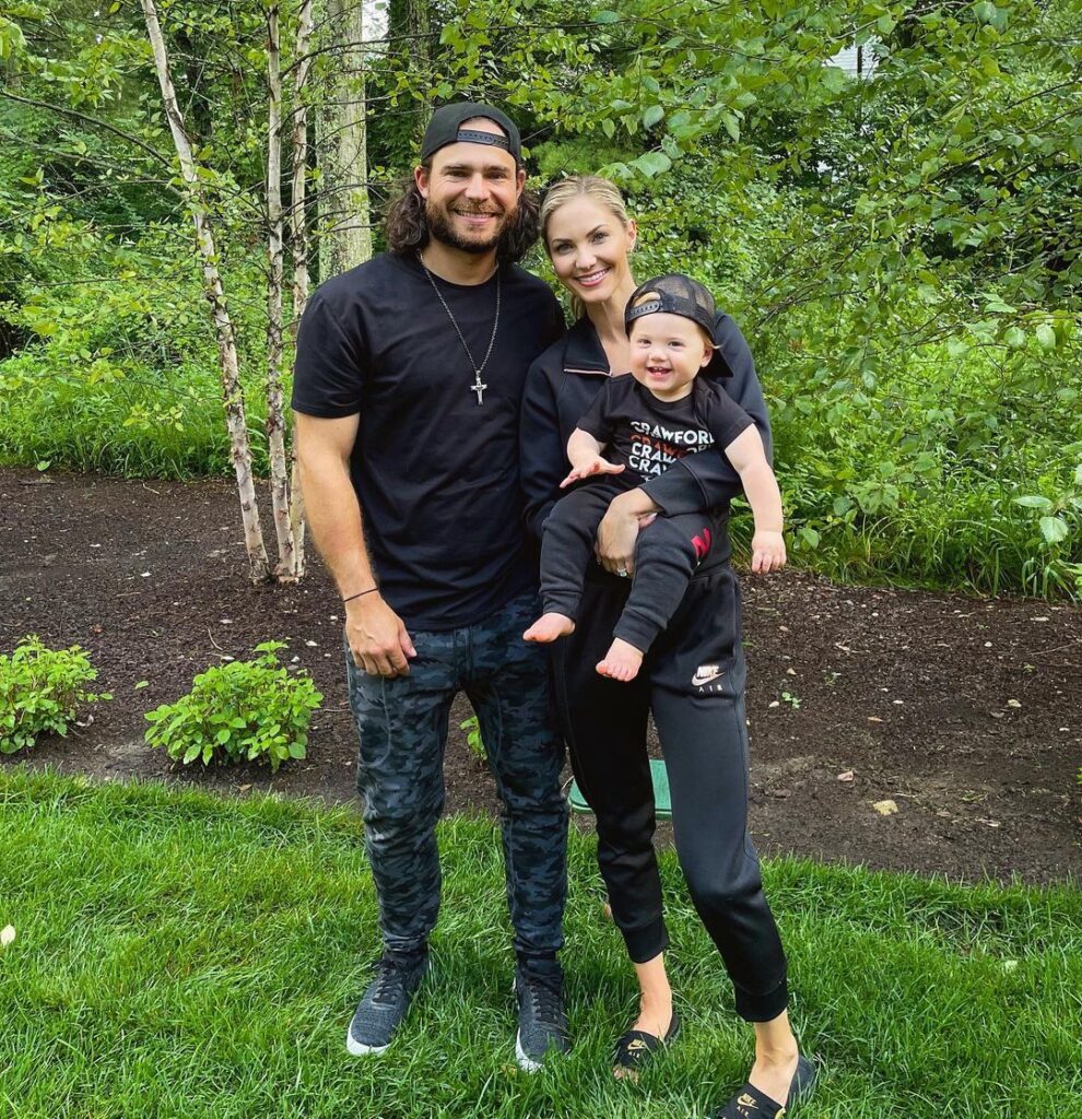 Amy Cole along with her brother Brandon Crawford and son (Source: Instagram)