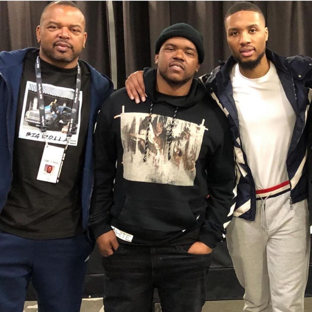 Houston Lillard With Damian And Houston Jr. 