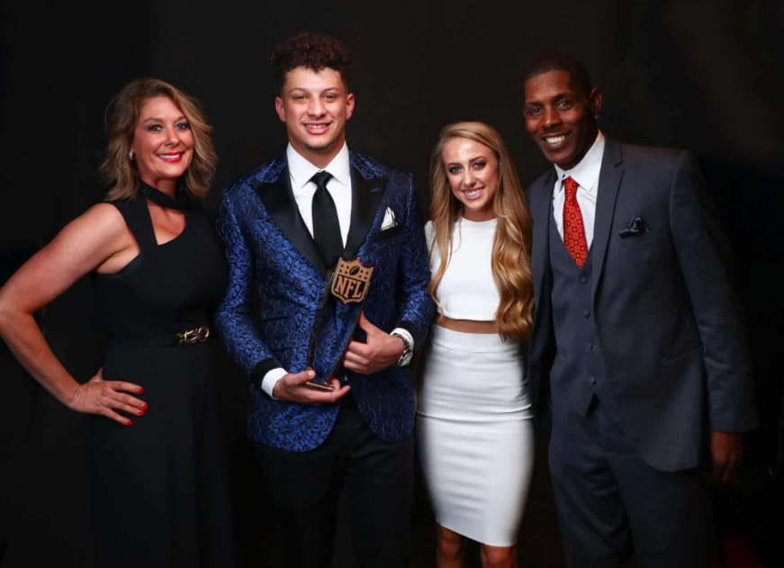 Pat Mahomes with his family