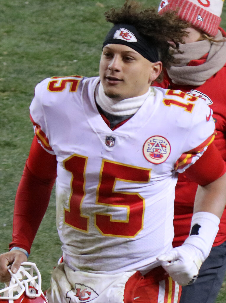 Patrick-Mahomes-highest-paid-nfl-player-salary