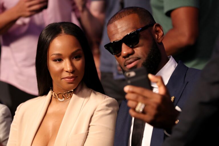 NBA player Lebron James and wife Savannah Brinson attends the super welterweight boxing match between Floyd Mayweather Jr. and Conor McGregor on August 26, 2017 at T-Mobile Arena in Las Vegas, Nevada. (Photo by Christian Petersen/Getty Images)