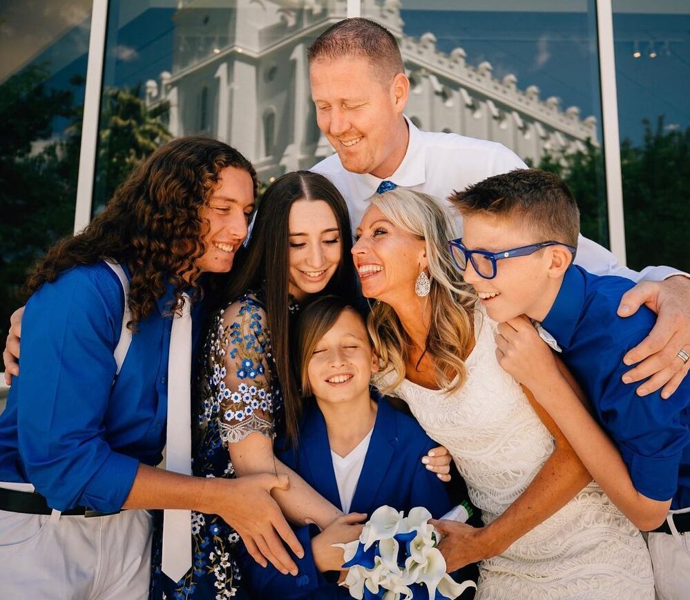 Carrie Connan along with her husband, Shawn and kids