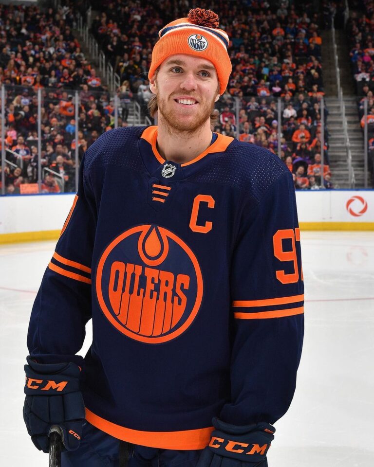 Connor McDavid Bio: Injury, Career, Net Worth & Girlfriend