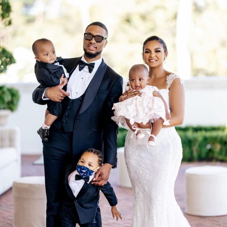Damian Lillard with his wife and kids