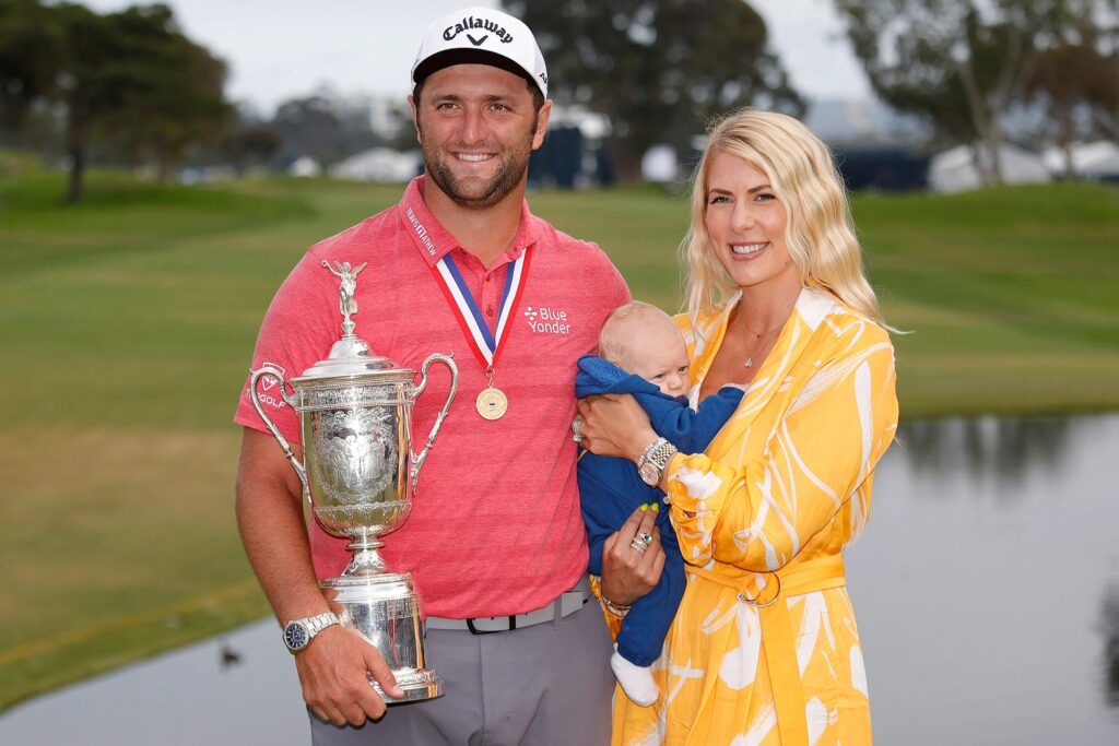 Jon-Rahm-celebrates-US-Open-win-with-wife-and-son