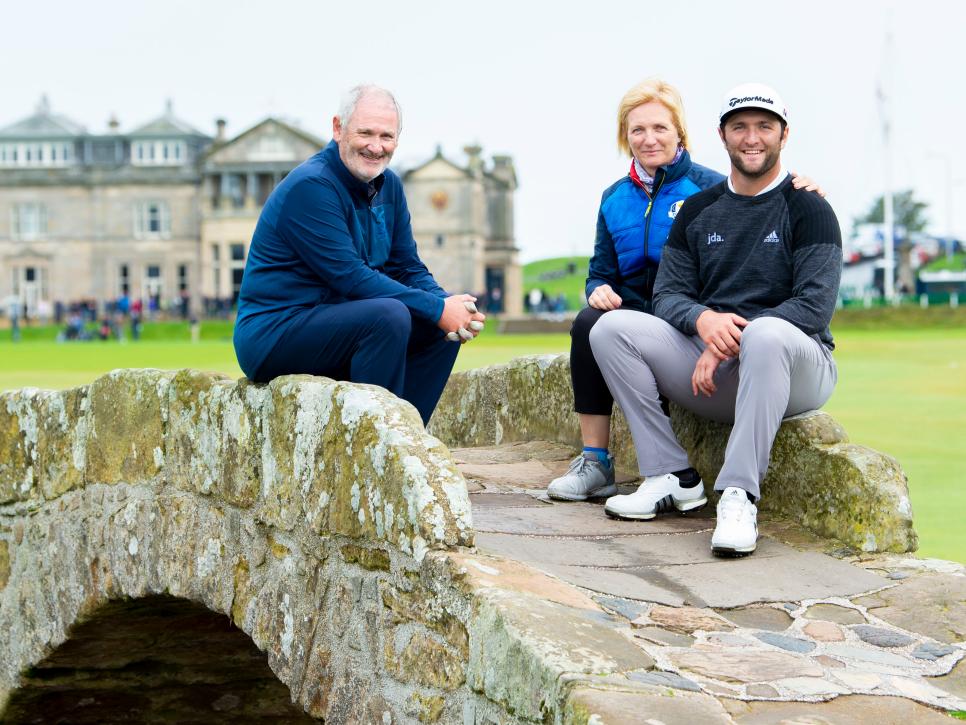 Jon-Rahm-with-his-parents